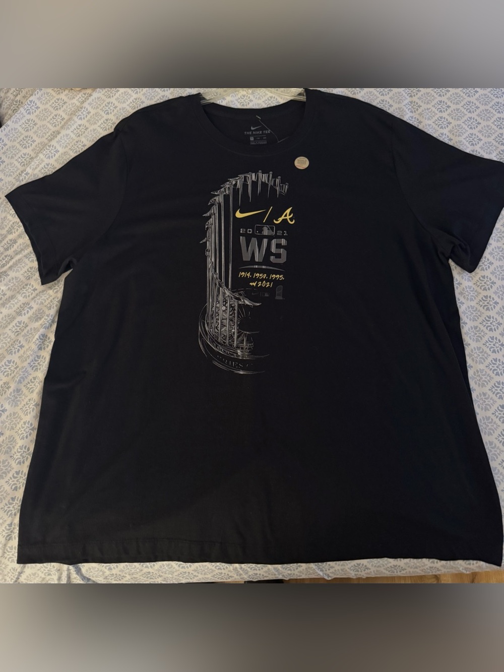 Nike Men’s black Atlanta Braves 2021 World Series Championship T-Shirt XXL